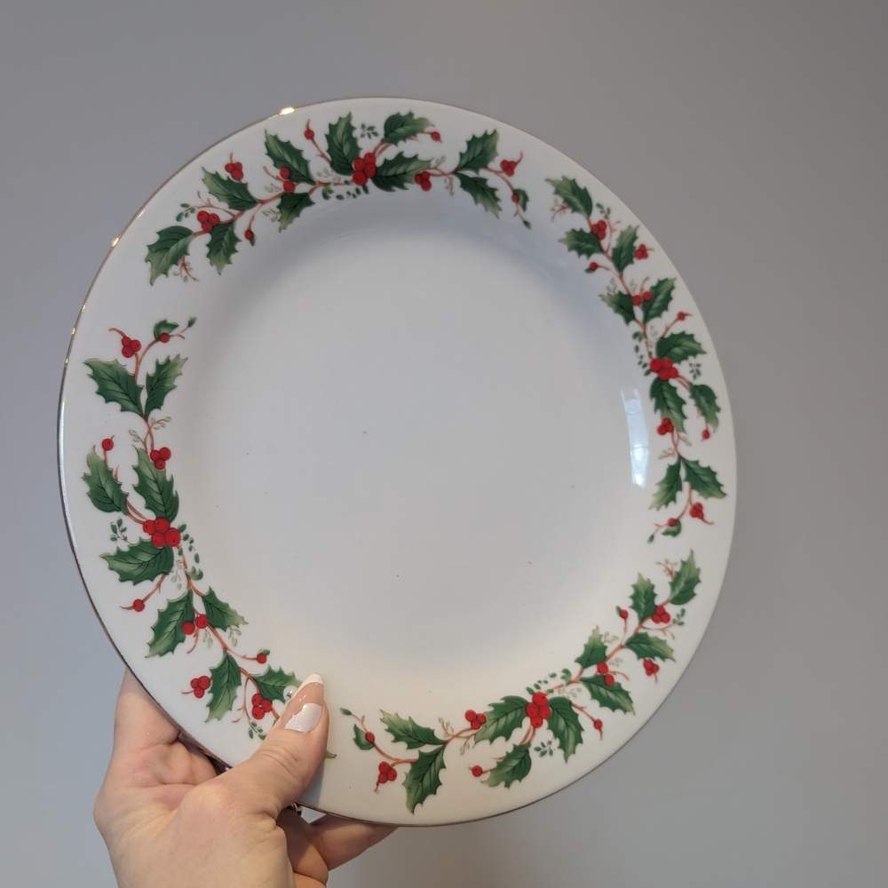 Vintage Christmas Set Of 4 Festive Holly Dinner Plate - Picture 2 of 8